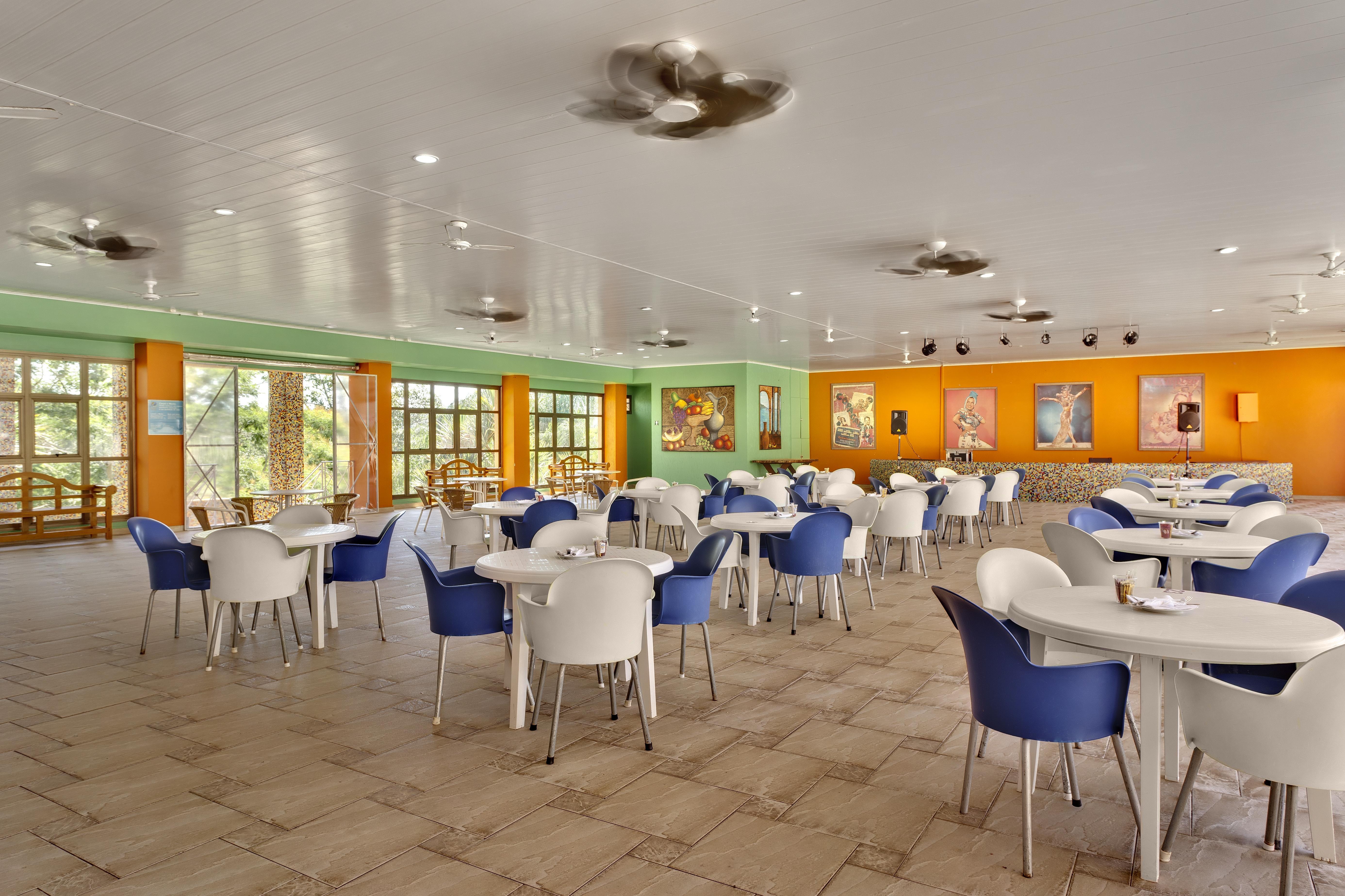 Mabu Thermas Grand Resort Фос-ду-Іґуасу Екстер'єр фото The dining room at the International School of Amsterdam