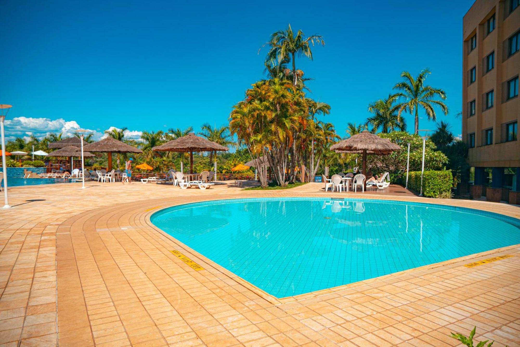 Mabu Thermas Grand Resort Фос-ду-Іґуасу Екстер'єр фото The pool at the hotel