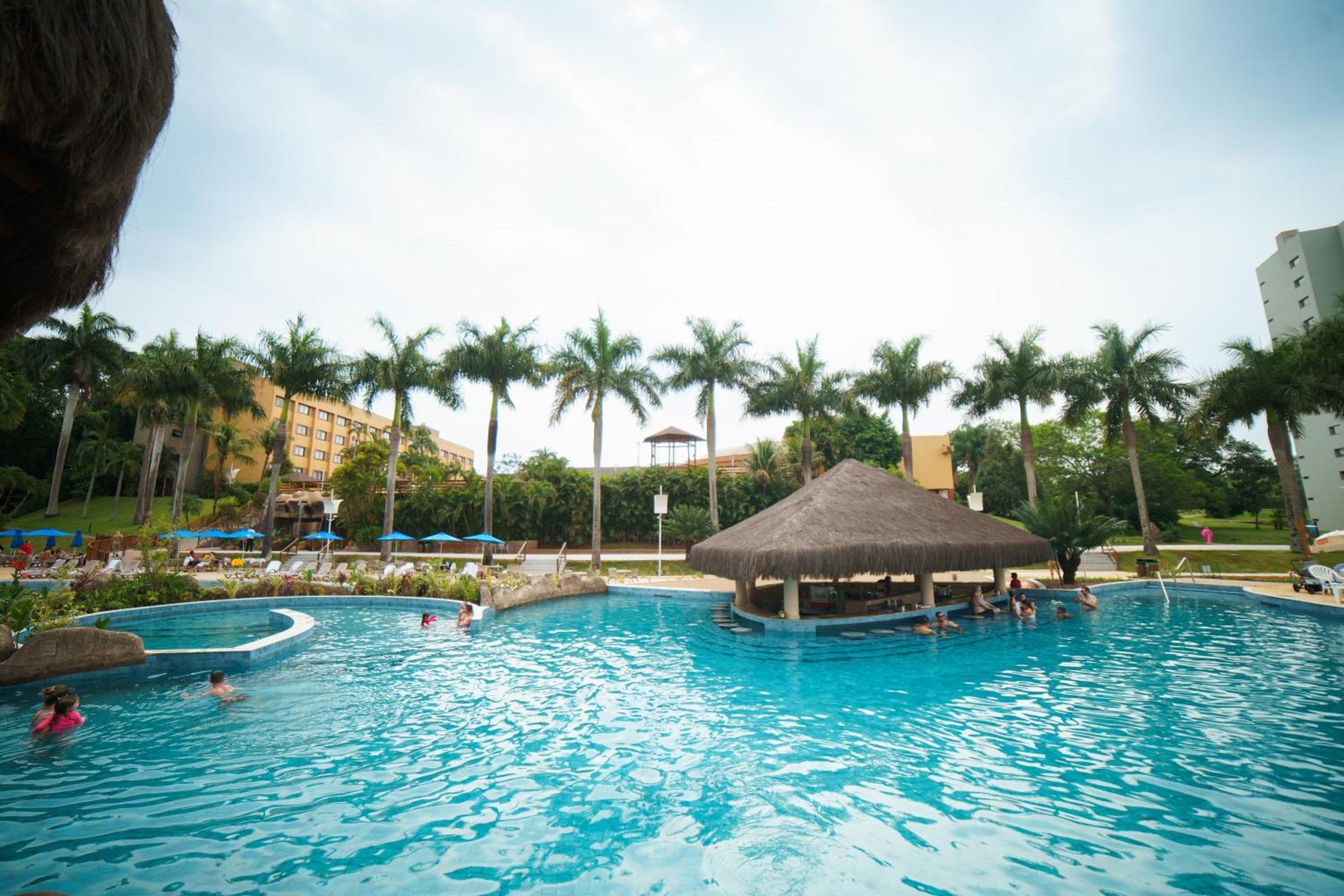 Mabu Thermas Grand Resort Фос-ду-Іґуасу Екстер'єр фото The swimming pool at the resort