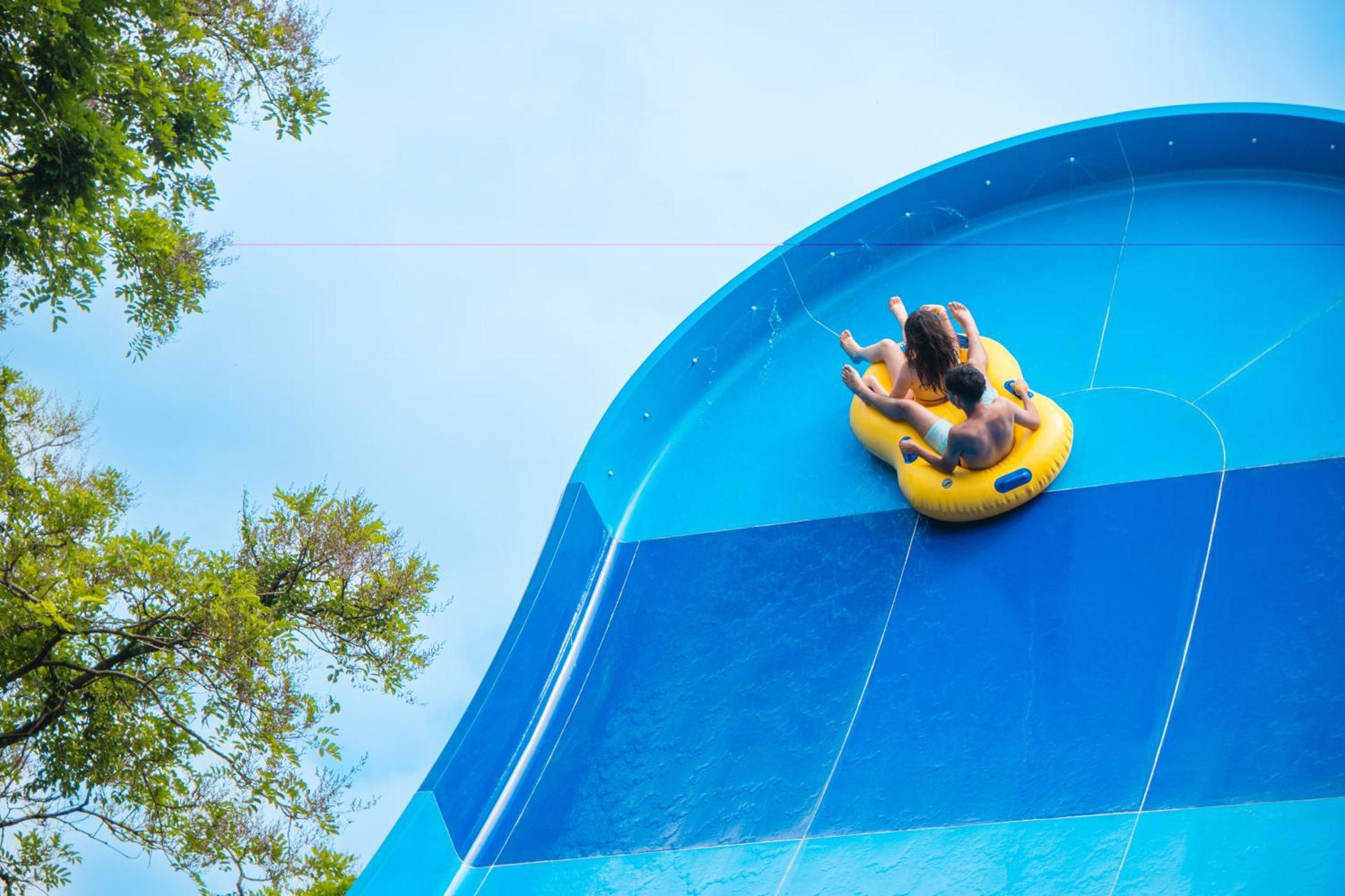 Mabu Thermas Grand Resort Фос-ду-Іґуасу Екстер'єр фото A person on a water slide